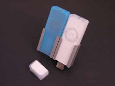 Shuffle de Couple? The iPod shuffle&rsquo;s first stands