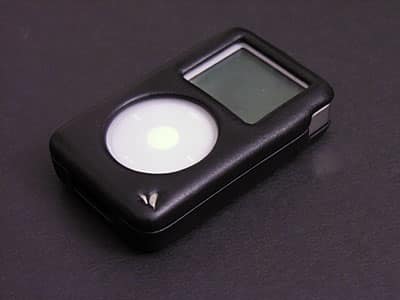 Review: Vaja i-Volution 4G with Wheel Protector