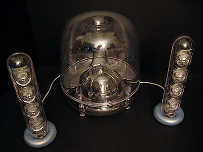 First Looks: Shuffle Art, Soundsticks, iPod AC, Travel Kit