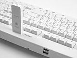 Matias USB 2.0 keyboard doubles as iPod shuffle dock