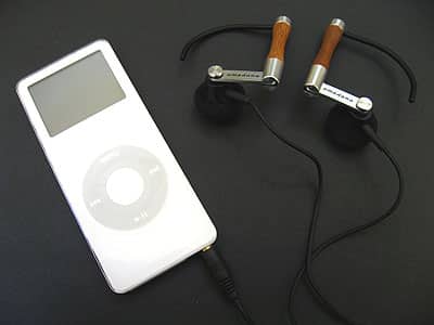 Preview: Realfleet Amadana PE-117 Bamboo-Accented Earphone