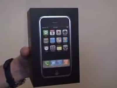 iPhone box appears in USA Today video review