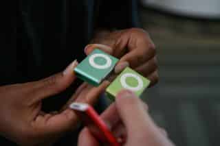 First Hands-On: Holiday 2007 vs. 2006 iPod shuffle, nano colors