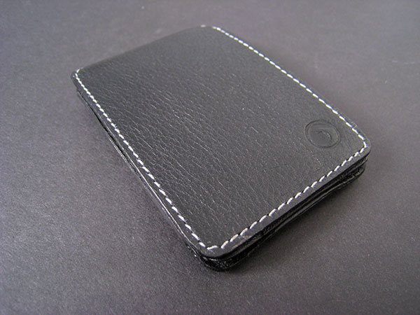 Review: Marware C.E.O. Slim Fold for iPod nano