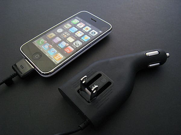 Preview: Incase 2-in-1 Wall & Car Charger for iPod & iPhone