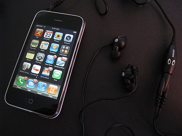 Review: Shure SE102MPA Sound-Isolating Stereo Headset