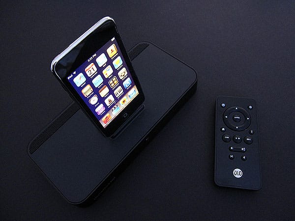 Review: DLO HomeDock HD Entertainment Dock with On-TV Navigation for iPod