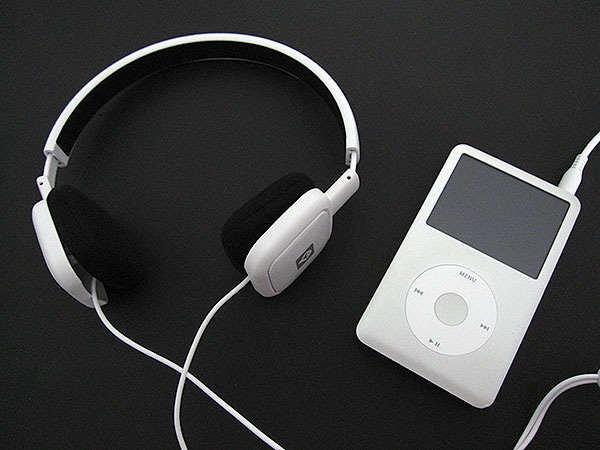 Review: JAYS c-JAYS Elastic Multi Layer Speaker Headphones