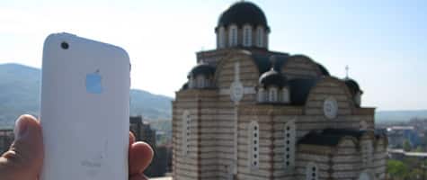 Photo of the Week: iPhone 3G in Kosovo