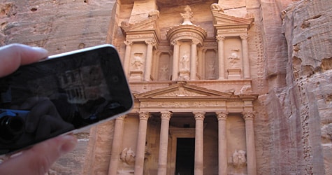 Photo of the Week: iPhone 3GS in Jordan