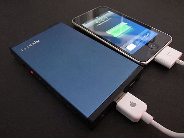 First Look: Ivyskin Zappak Universal Battery Backup