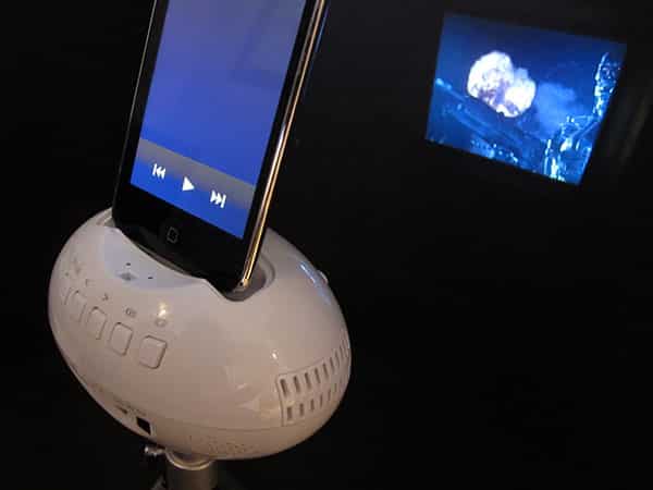 First Look: Sparkz Products Dock Projector for iPhone + iPod