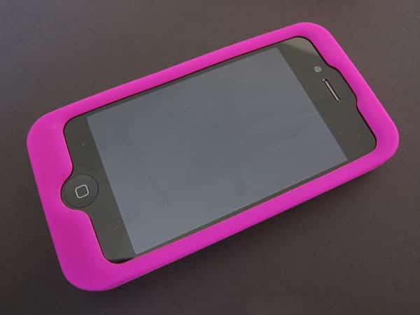 First Look: Incipio dermaShot for iPhone 4