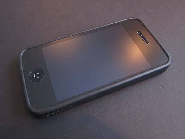 First Look: Griffin Reveal for iPhone 4