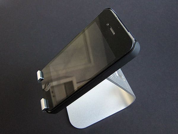 Review: Elago Design M2 Stand for iPhone + P2 Stand for iPad
