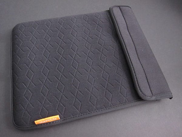 First Look: XtremeMac Neoprene Sleeve + Nylon Sleeve for iPad