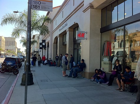 iPad 2 lines forming at Apple retail stores (Updated x2)