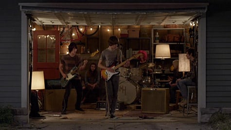 Apple airs new Siri-focused iPhone 4S ads