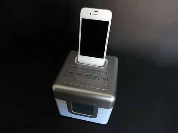 Review: iHome iP18 GlowTunes LED Color Changing Alarm Clock