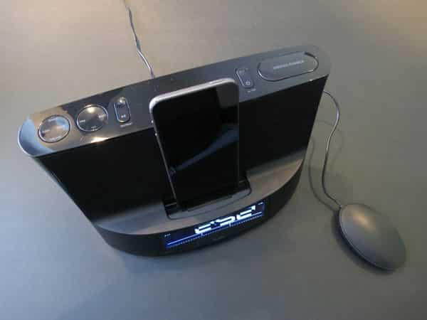 Review: iLuv TimeShaker Dual Alarm Clock Speaker with Bed Shaker and Lightning Dock