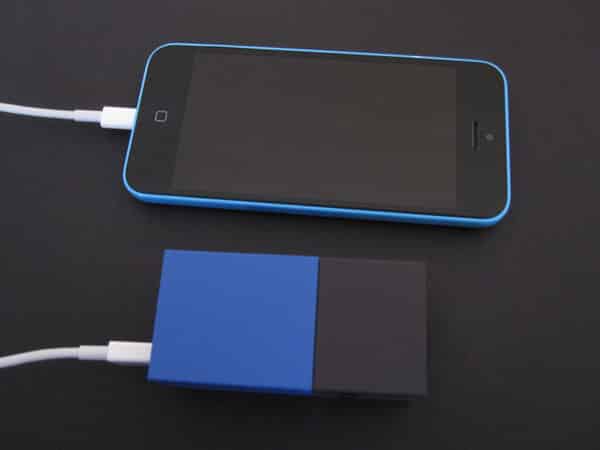 Review: Fluxmob Bolt Combination Wall Charger + Backup Battery