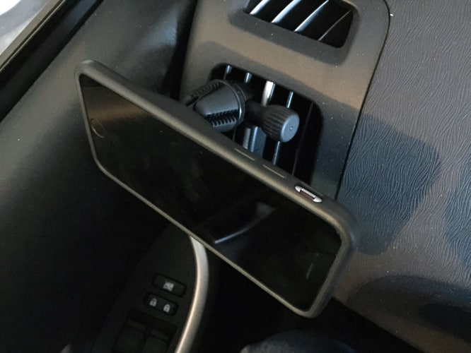 Review: ZeroChroma FluxStand-Compatible Car Vent Mount + Reflective Armband