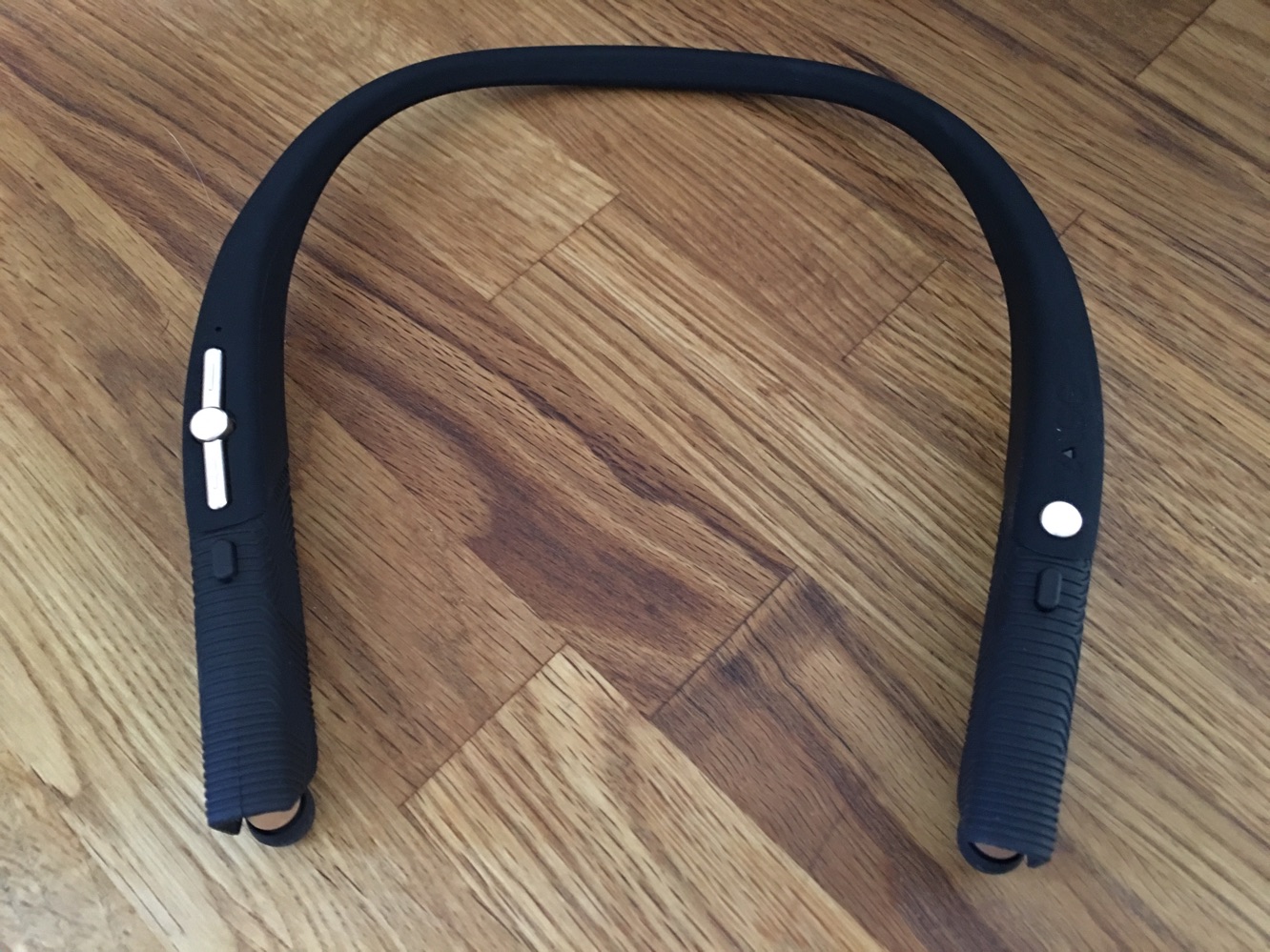 Review: Zagg Flex Arc Wireless Earbuds + Speakers