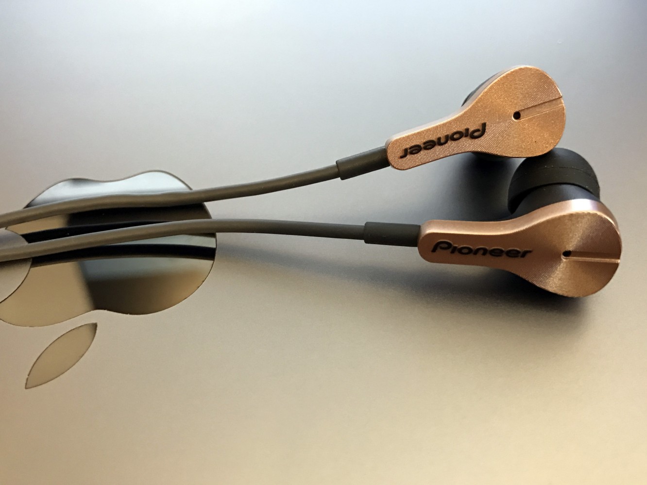 Review: Pioneer Rayz Plus Lightning Connector Earphones