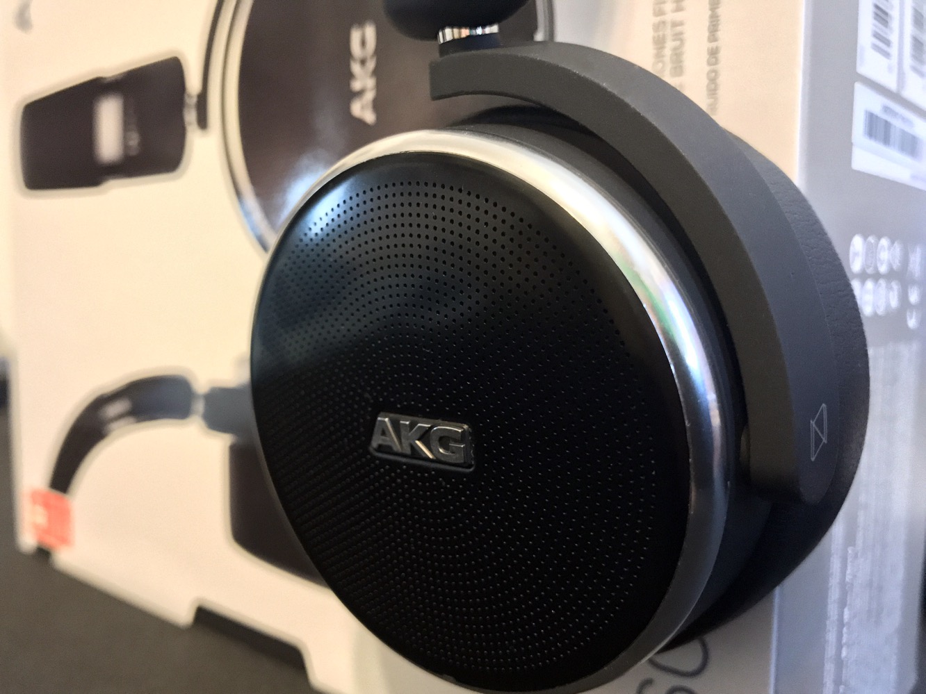 Review: AKG N60 On-Ear Headphones