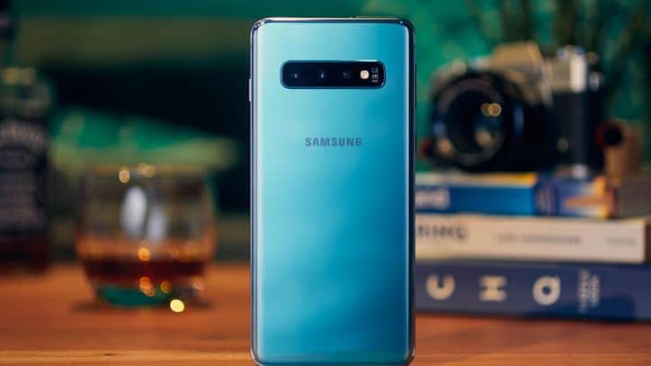 Galaxy S10 sports three cameras on the back