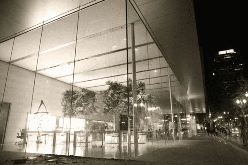 An image of an Apple Store.