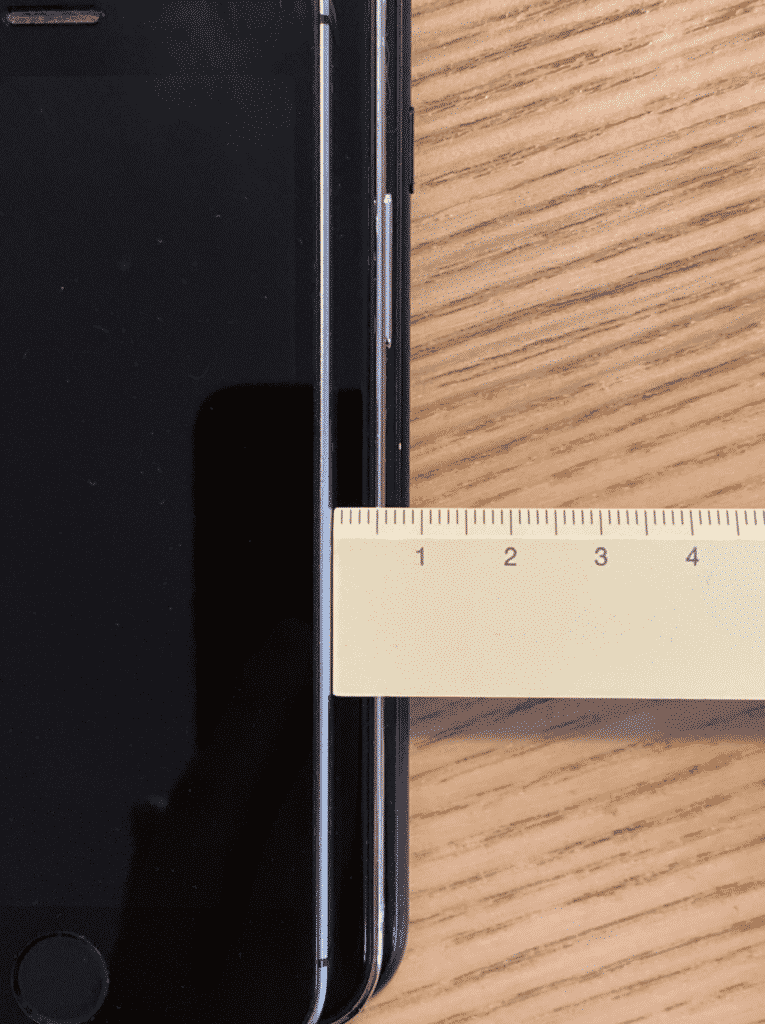 5.4-inch iPhone SE with ruler