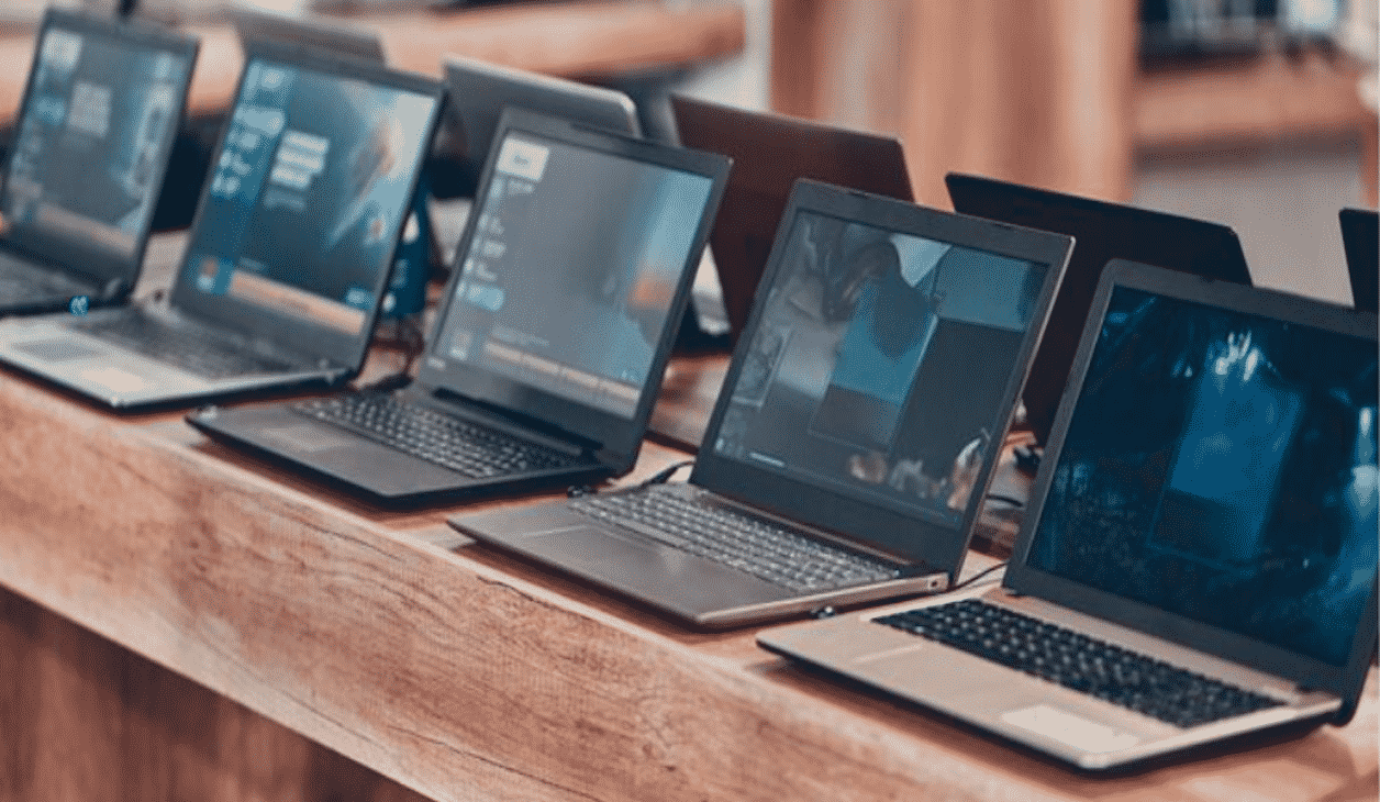 A Student's Guide to Choosing a Reliable Laptop