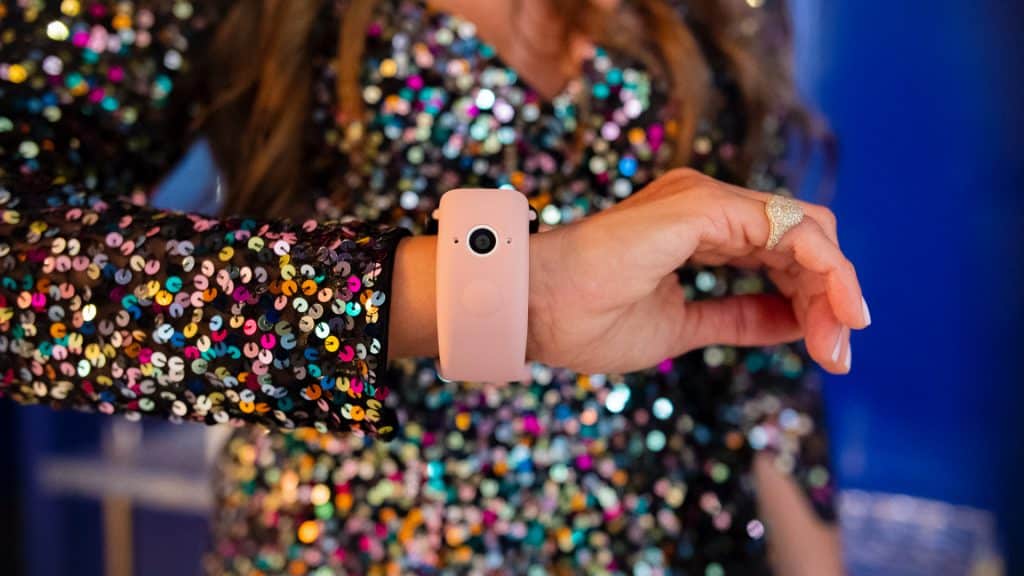 Wristcam brings camera support to Apple Watch for $299