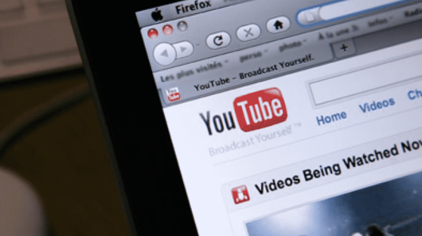 Downloading YouTube videos in one click