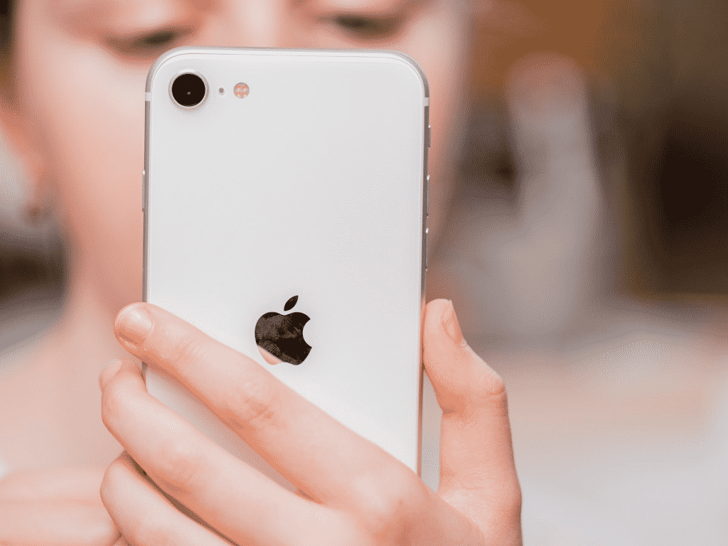 Apple should not kill the iPhone SE