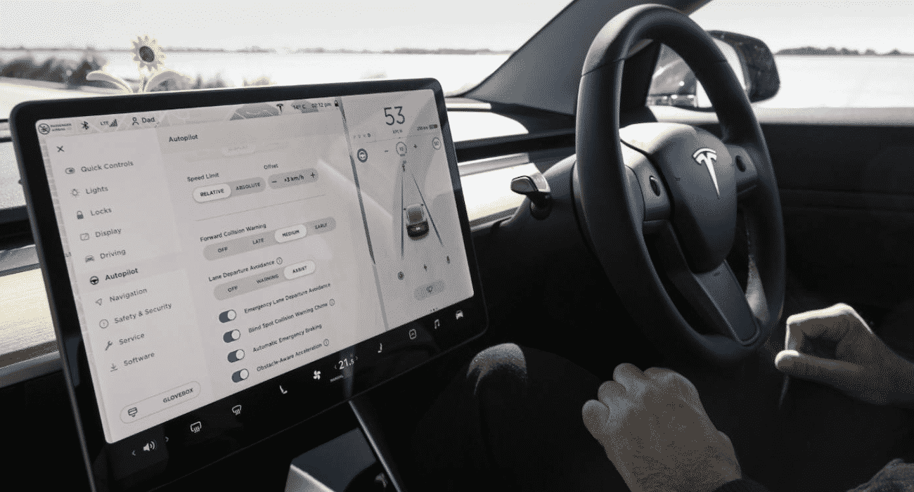 Most EV Makers' Shares Tumble, Is Tesla the Only Safe Bet?