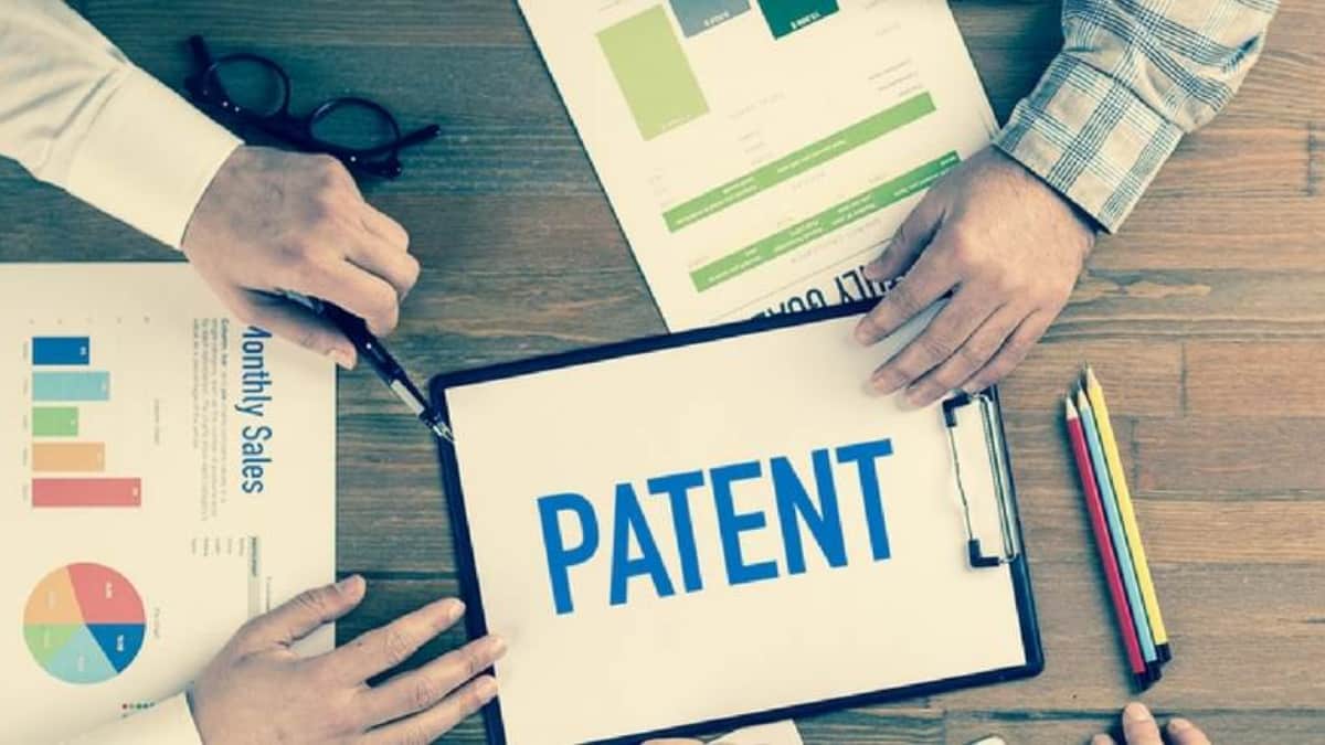 Top 8 Tips to Hire a Patent Attorney - InventHelp Attorney Services