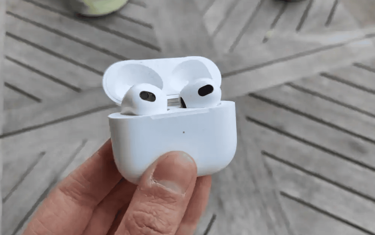 AirPods