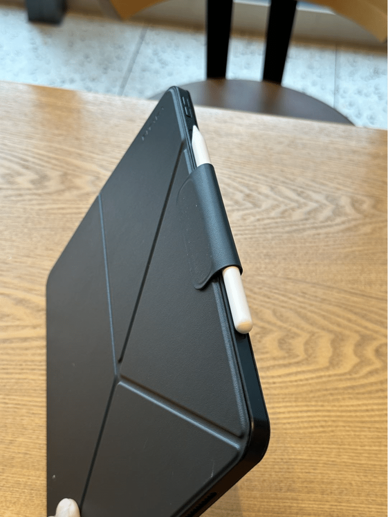 PITAKA MagEZ Folio 2 – A Lightweight, Quality Folding iPad Cover