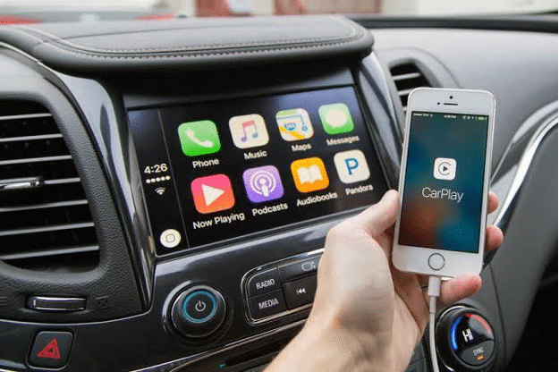 Comparing Wired &amp; Wireless CarPlay: Which is Right for You?