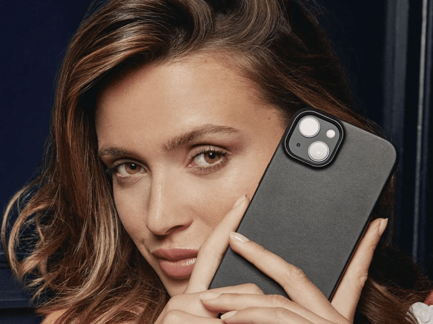 Mujjo iPhone 14 Leather Case