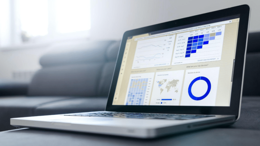 AI-Driven Data Analytics Revolutionizing E-Commerce Decision-Making