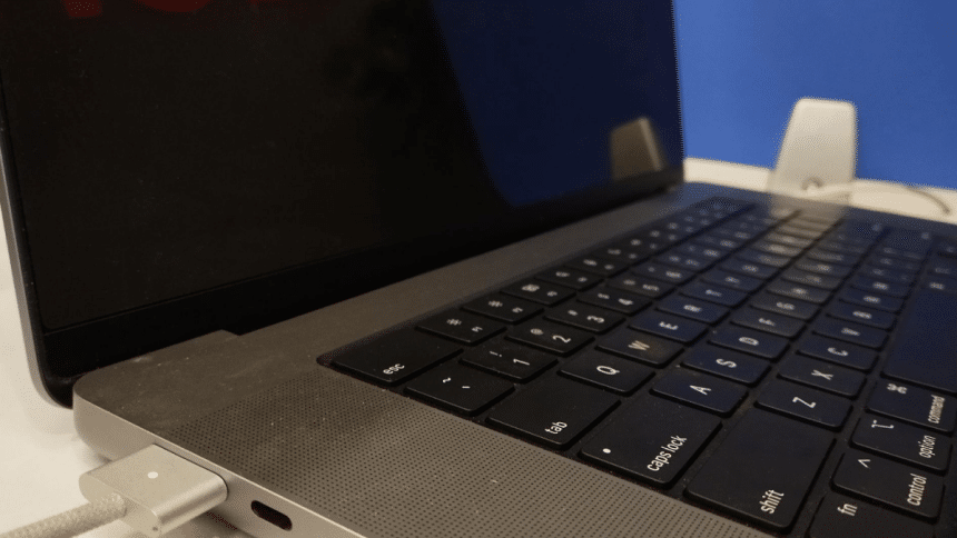 MacBook-Pro-Wont-Turn-On-But-Is-Charging-How-To-Fix