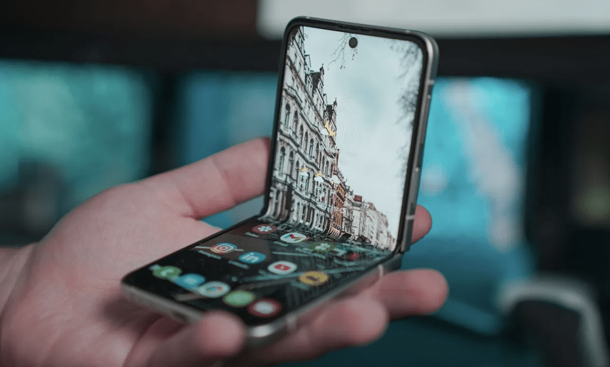 Foldable iPhone