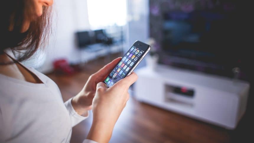 The Impact of Mobile Apps on the Entertainment Industry