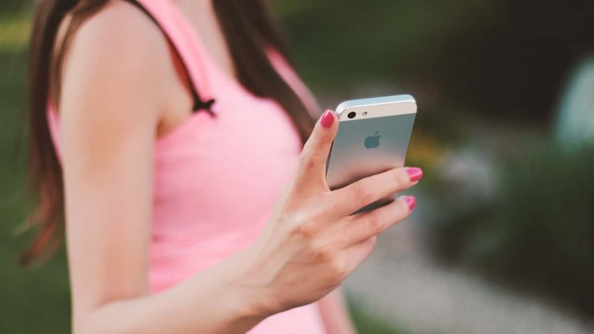 The Pros and Cons of Android vs. iOS When Choosing Your E-commerce Platform