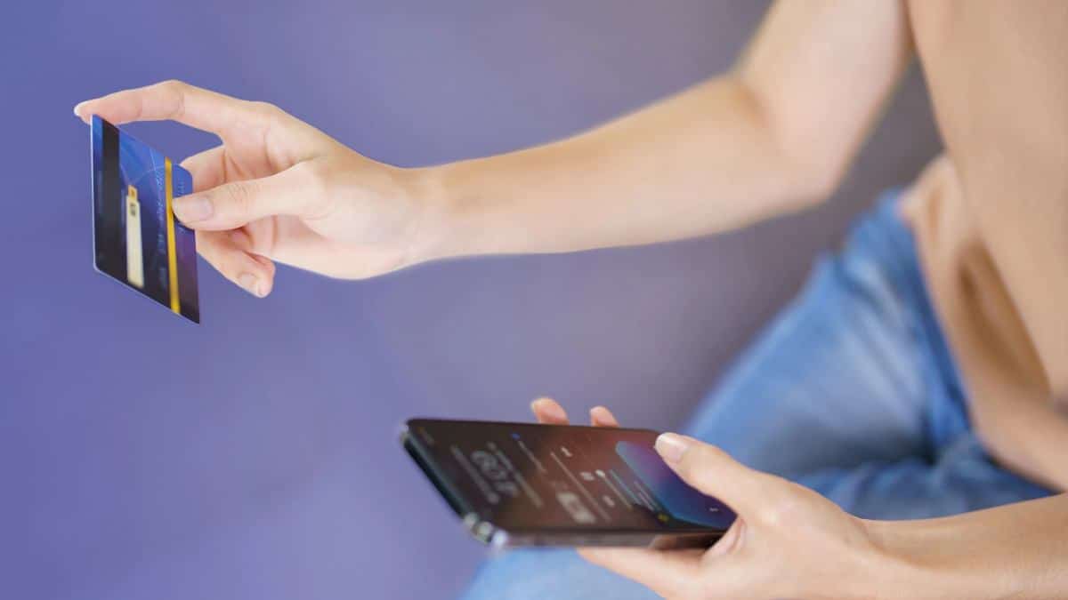 FinTech Software Why is Mobile Banking Popular?