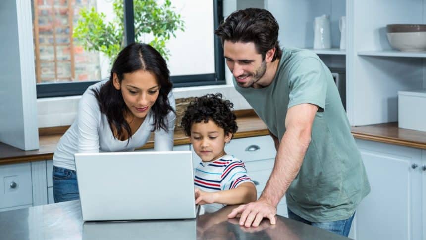 Protecting Your Child Online The Role of Parental Control Apps