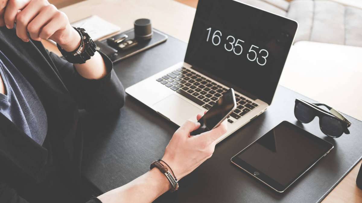 Use Your Mobile Devices For Investing - Here Are The Reasons